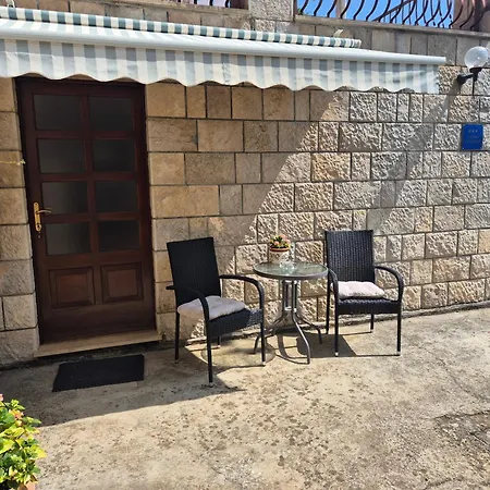 Airport Dubrovnik アパート Čilipi